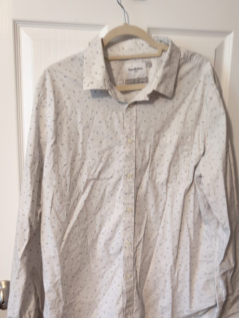 Mens XLGoodfellow & Co White Button-Up Shirt with Navy Micro Dot Print